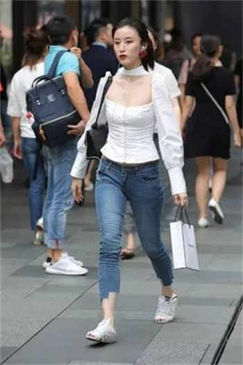 受给自己装尾巴